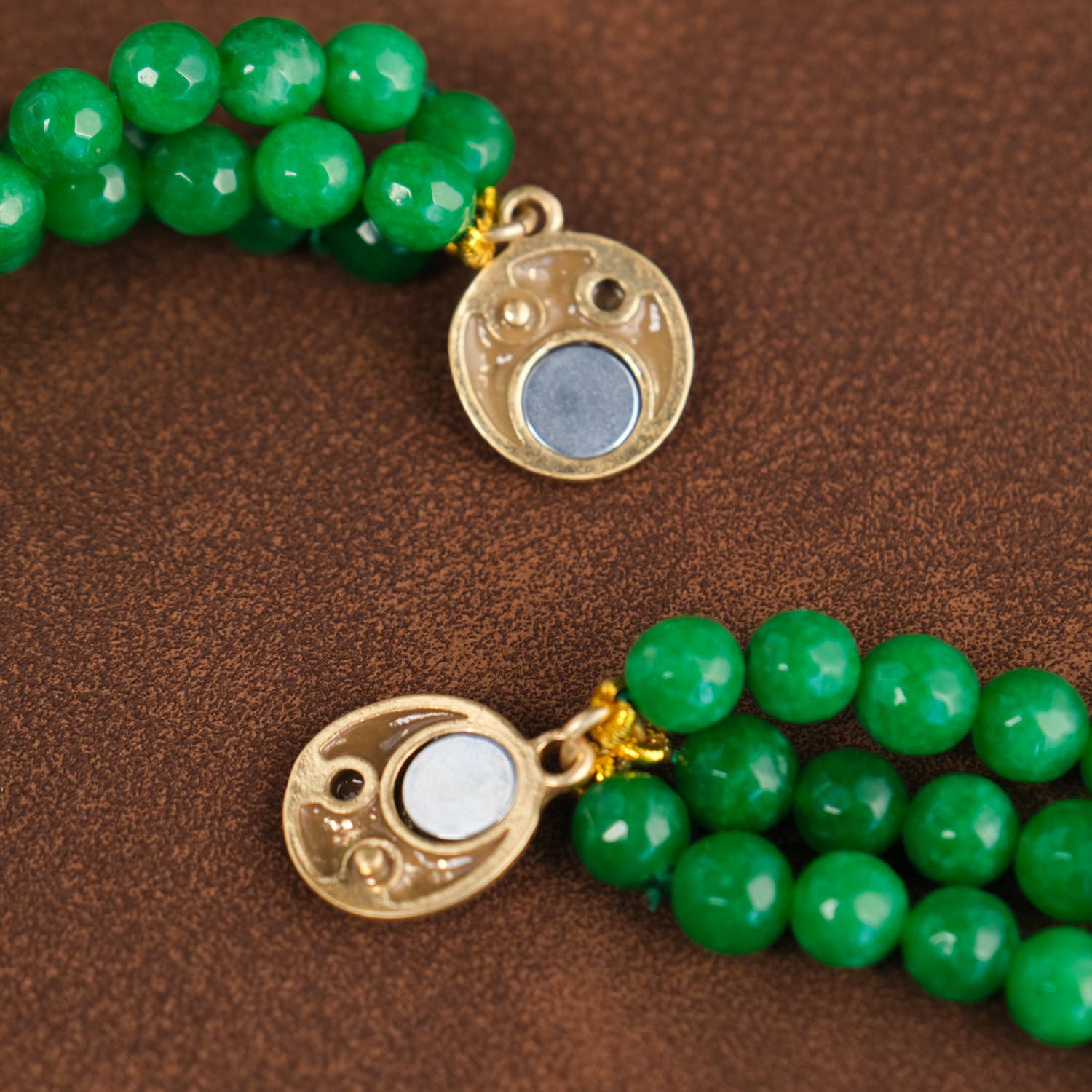 GirlyPirateCo - Vintage Triple Strand Natural Green Jade Beaded Necklace