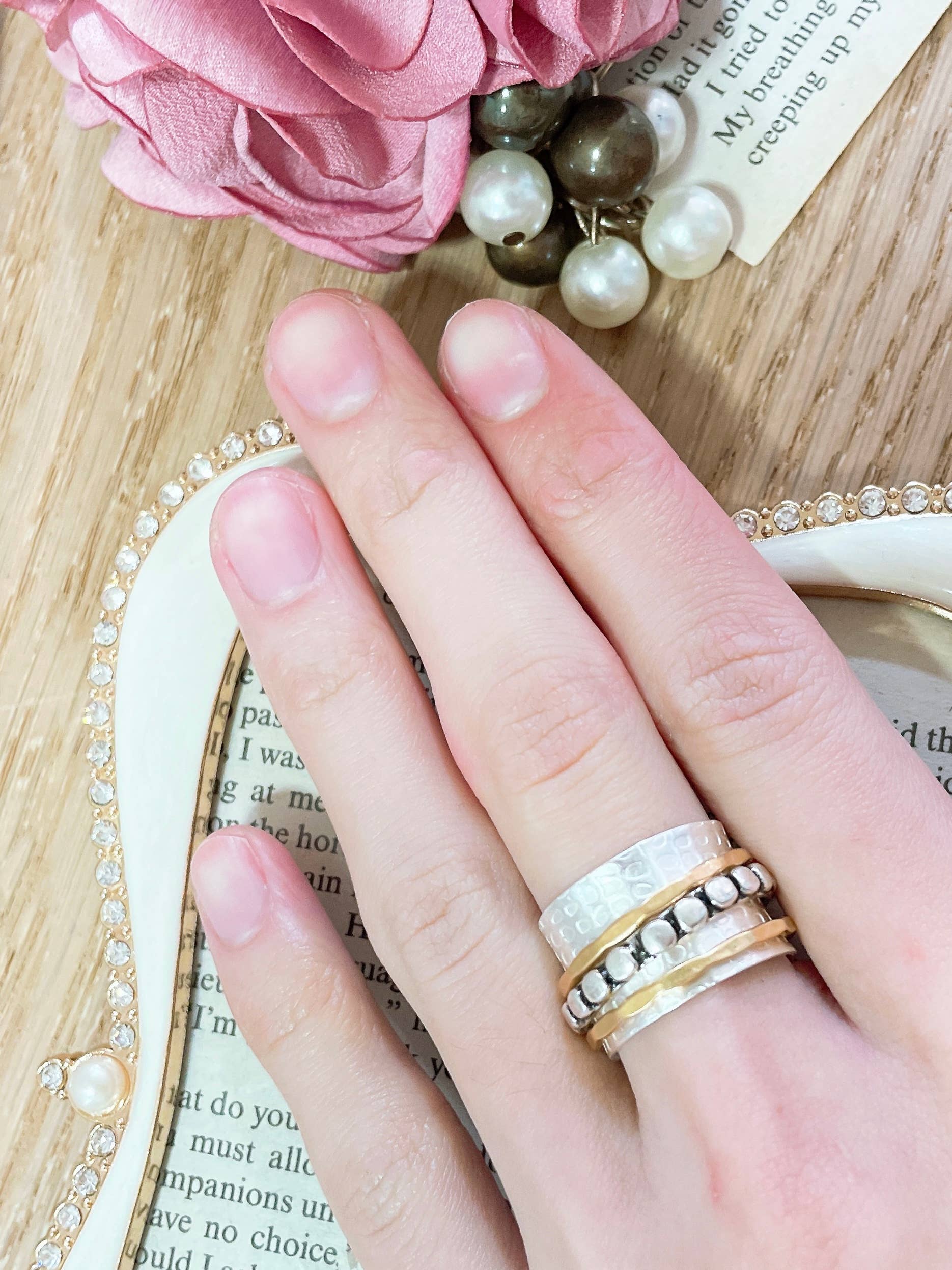 Zoey Simmons - Raised Texture Spinner Ring - SF