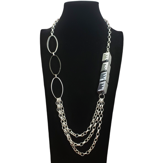 Gardenia Jewelry Ltd. - Silver Layered Link Chain Geometrical Painted Wood Necklace
